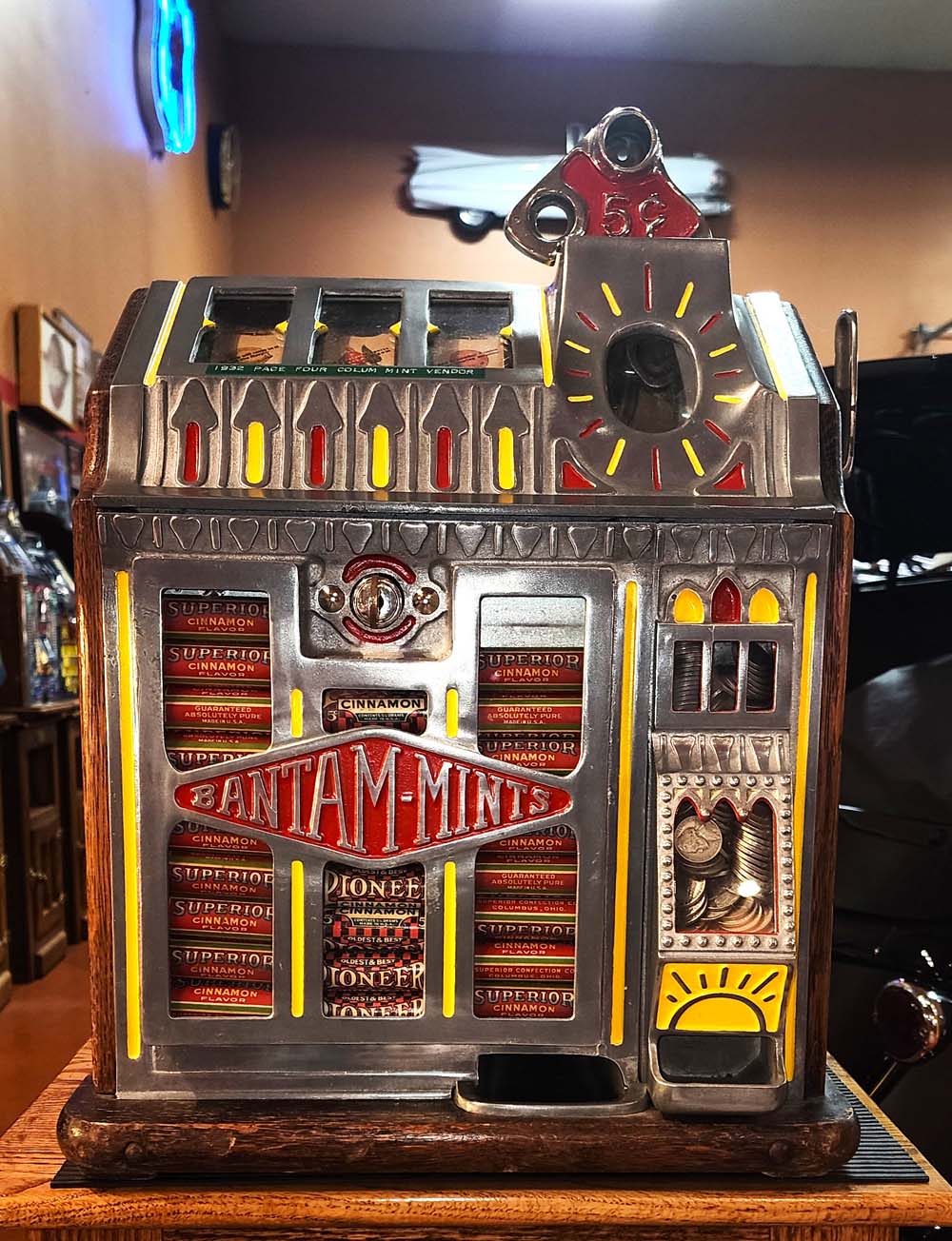 1932 Bantam Mints slot machine