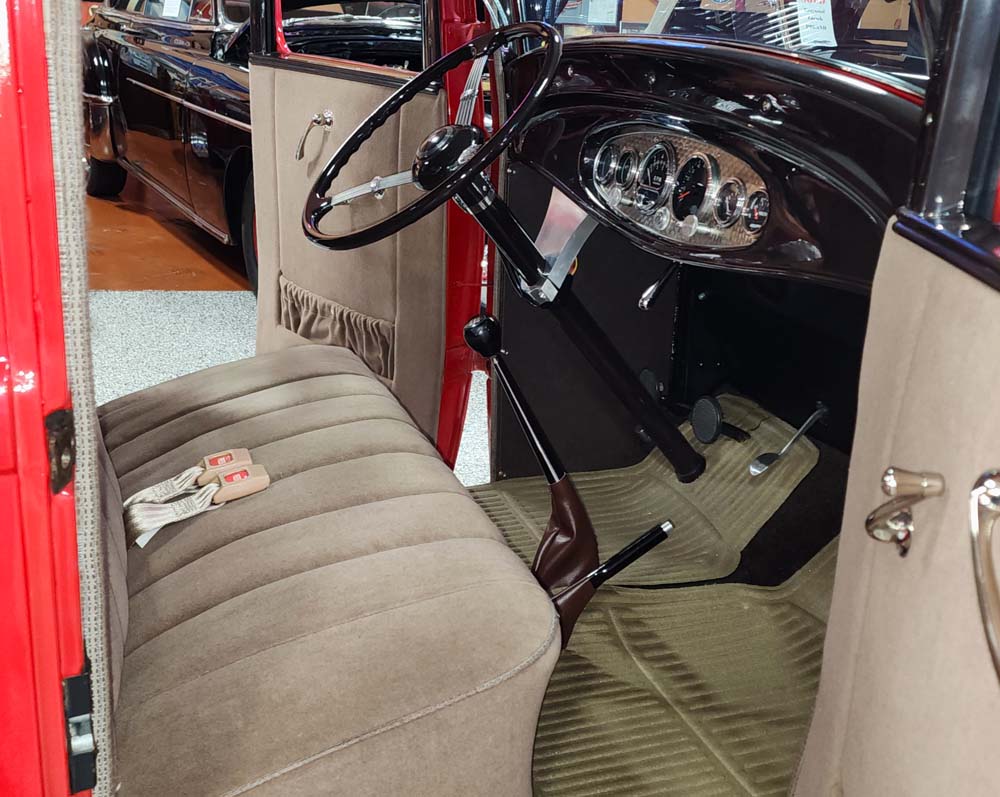 32 Ford 5-Window 17 JPG